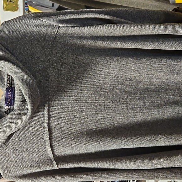 Sweater   - Picture 6 of 12